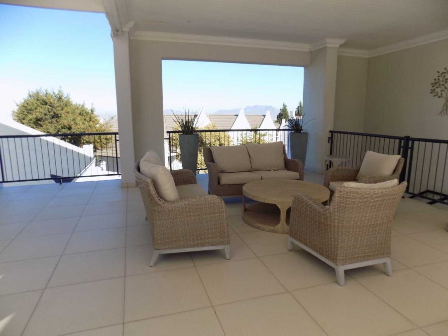To Let 1 Bedroom Property for Rent in Zevenwacht Retirement Village Western Cape